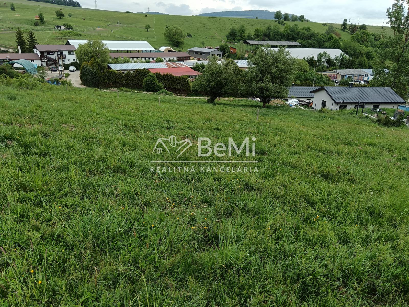Predaj: Investičný pozemok, 2917m2, Brezany (263-14-MACH).