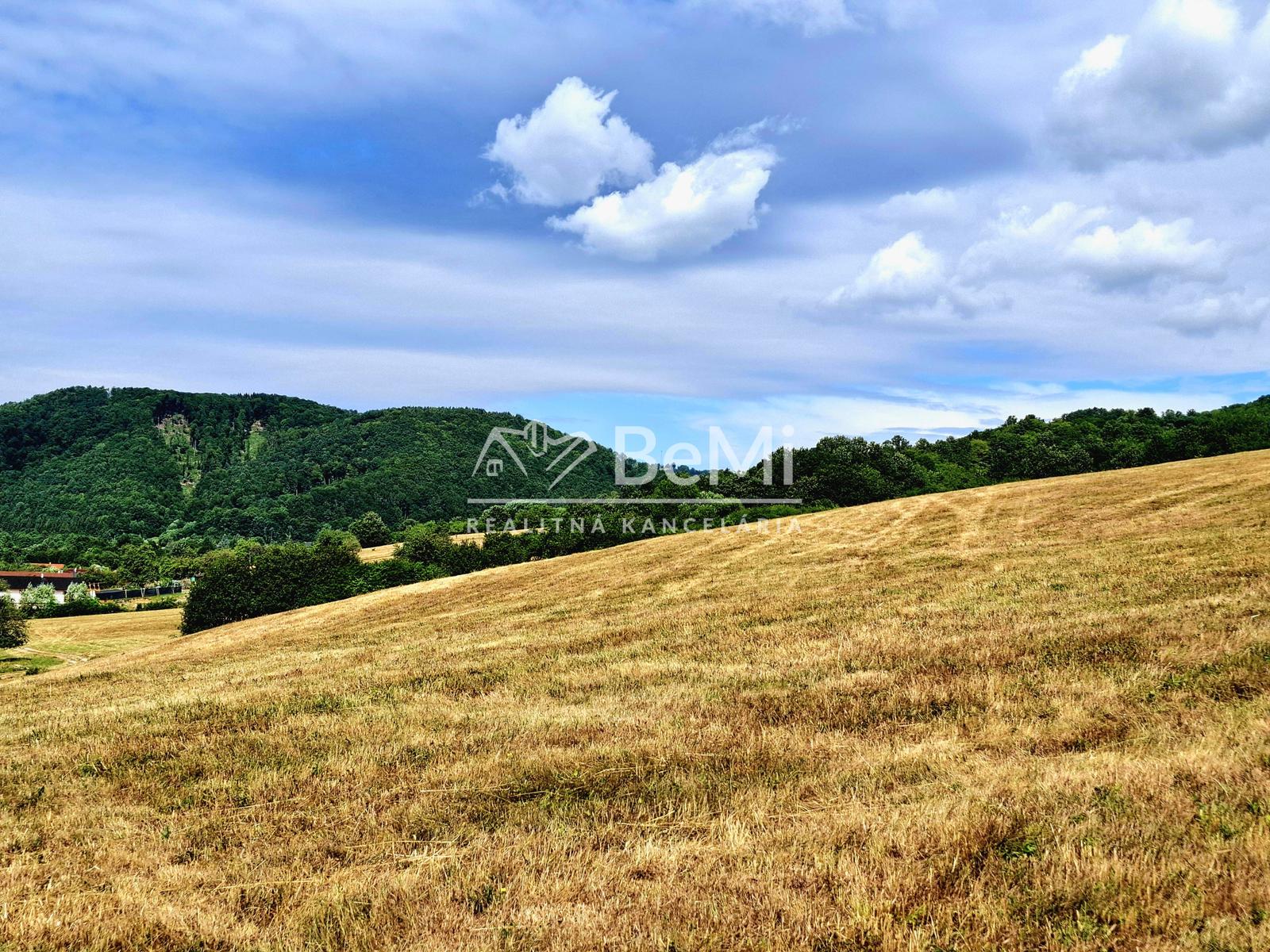 Predaj, slnečný stavebný pozemok- Horné Hámre (026-14-ZOLA)