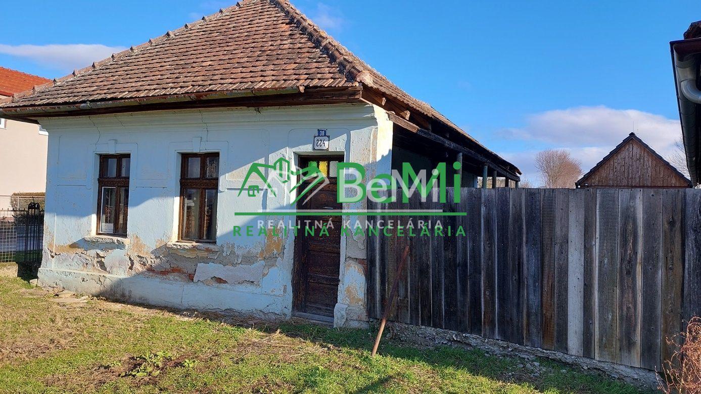 Exkluzívne na predaj vidiecky dom s veľkým pozemkom Jacovce
