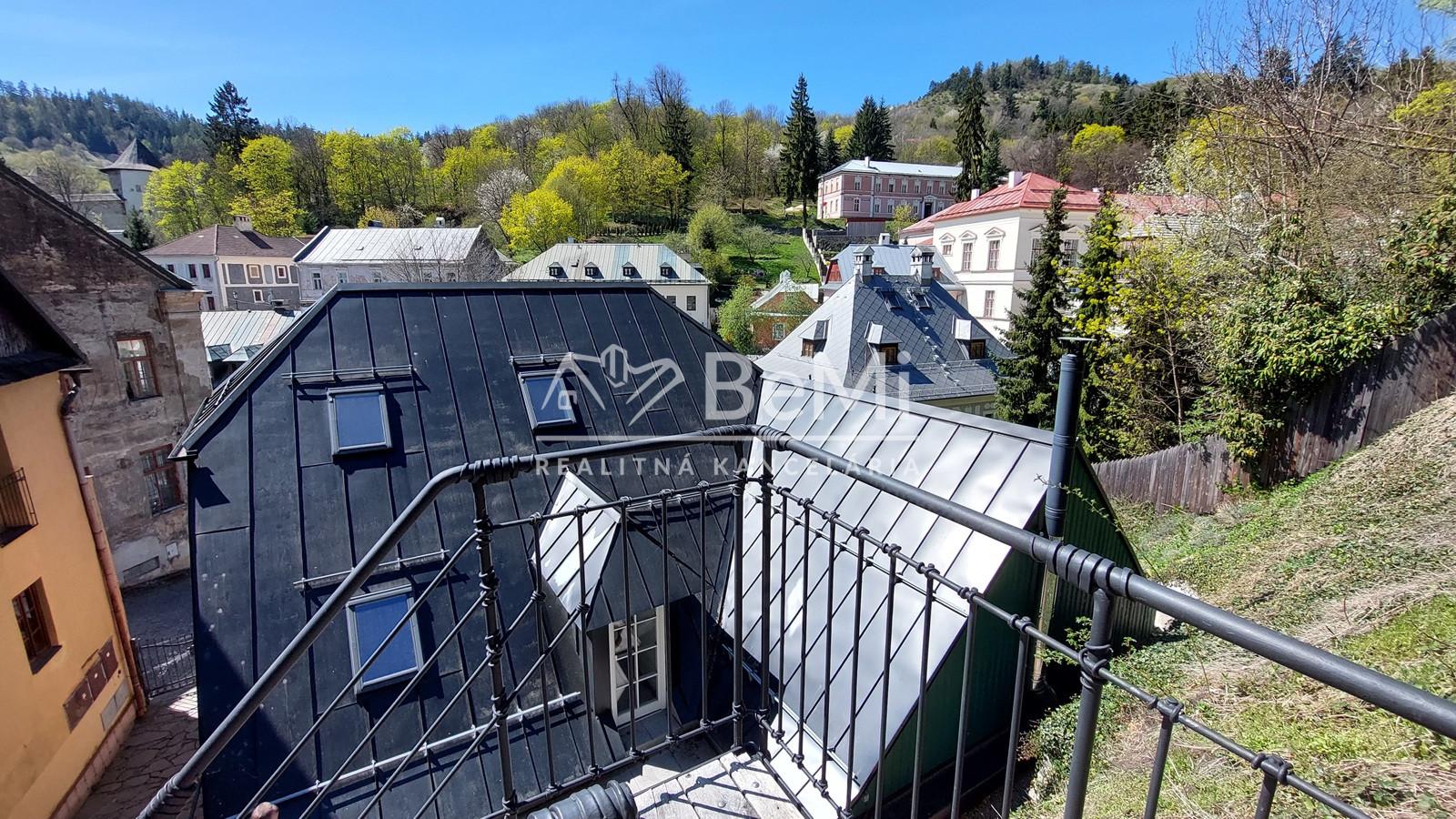 Predaj historickej budovy Nám. sv. Trojice Banská Štiavnica