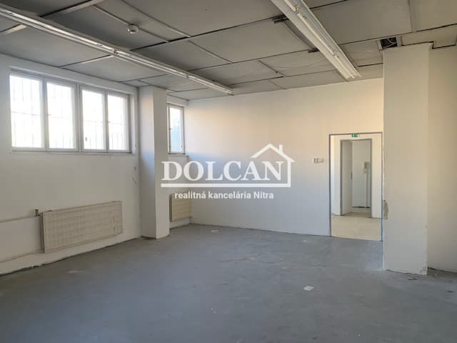 PRENÁJOM skladový priestor, pešia zóna 61 m2, Nitra