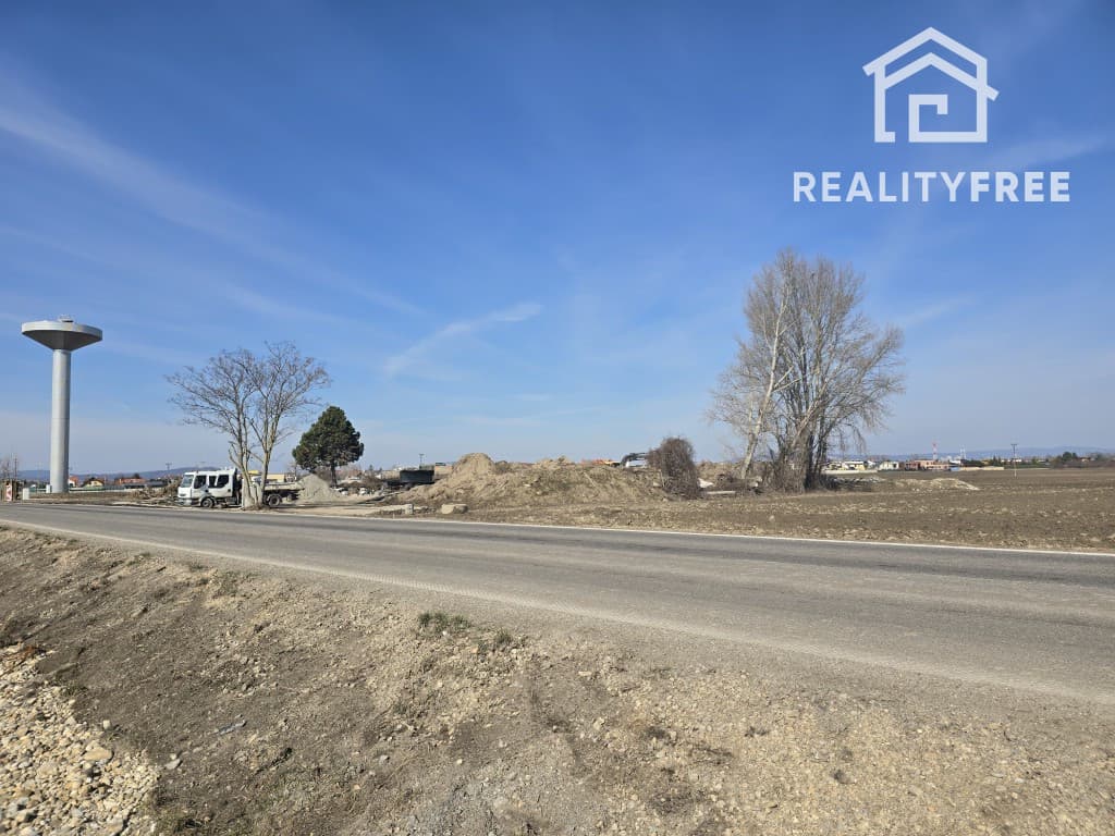 Na predaj: pozemok 4744 m2 , Bratislava - Jarovce