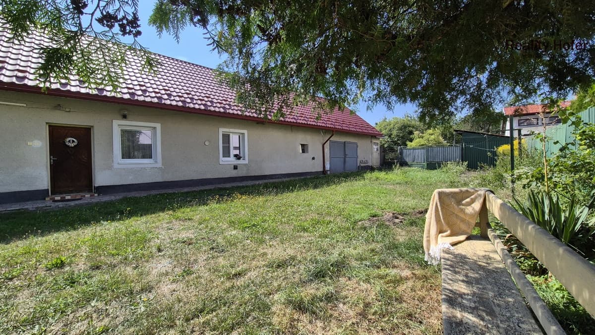 Veľký pozemok v centre obce Podhradík, 15 min. od Prešova