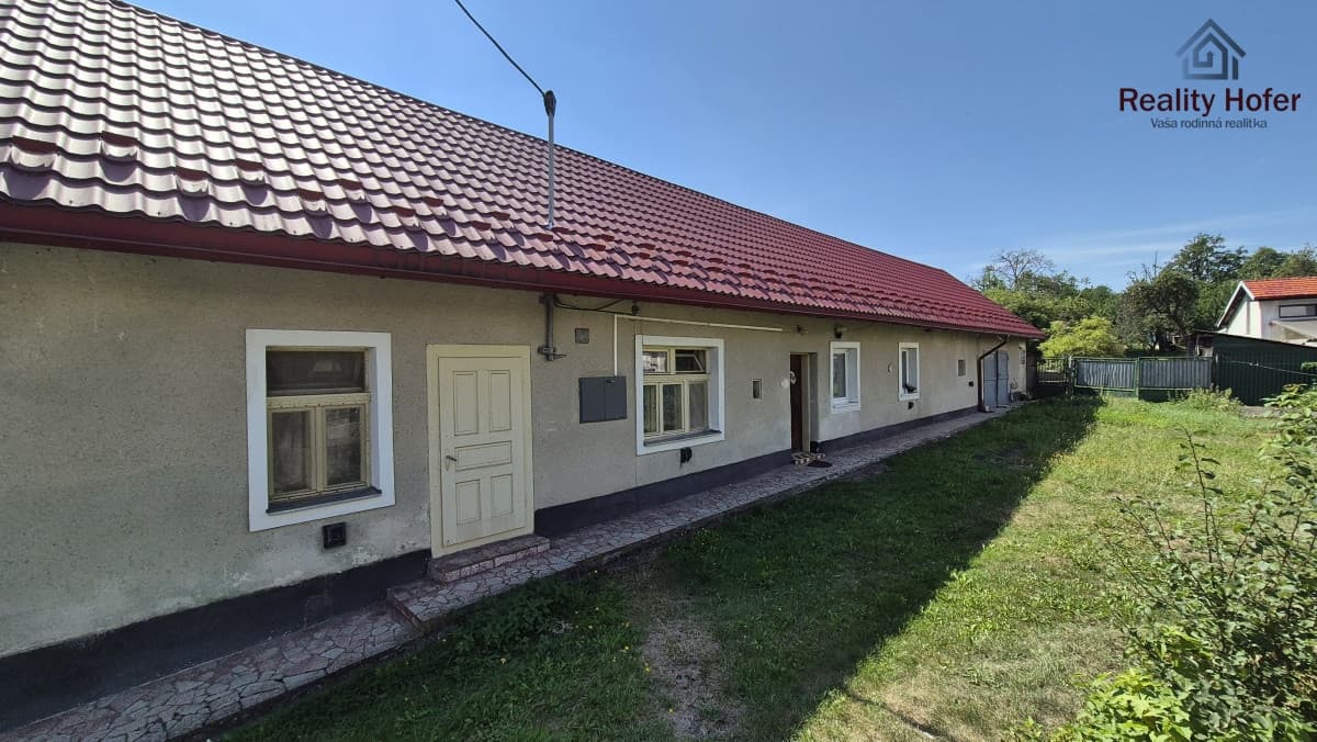 Gazdovský dom na veľkom pozemku v centre obce Podhradík, 15 min. od Prešova