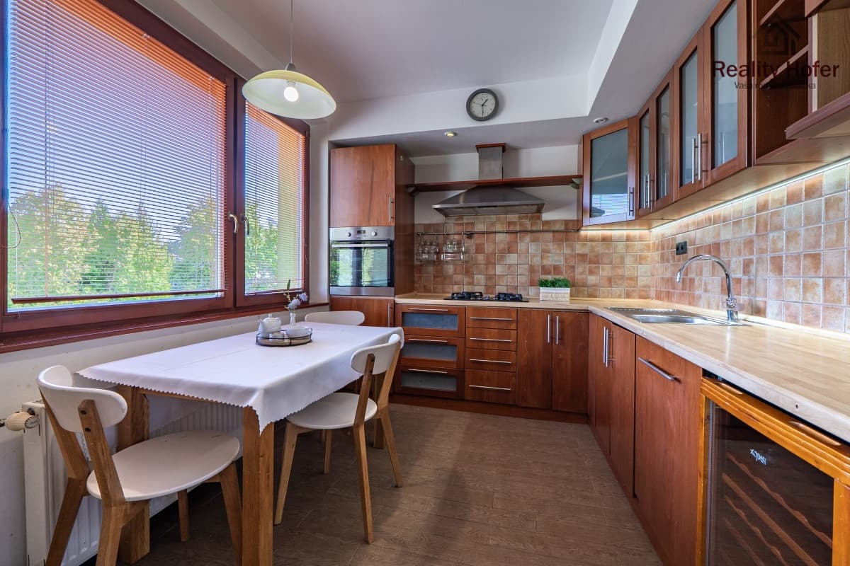 Sídlisko III - 3 izbový byt 78m2, loggia, Šmeralova, Prešov