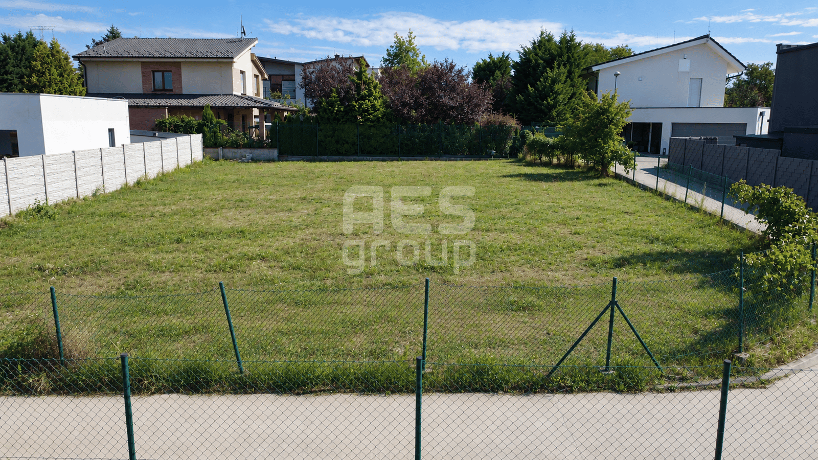 NA PREDAJ: Stavebný pozemok (627 m²), Stupava – ul. Dubová – fotka 2
