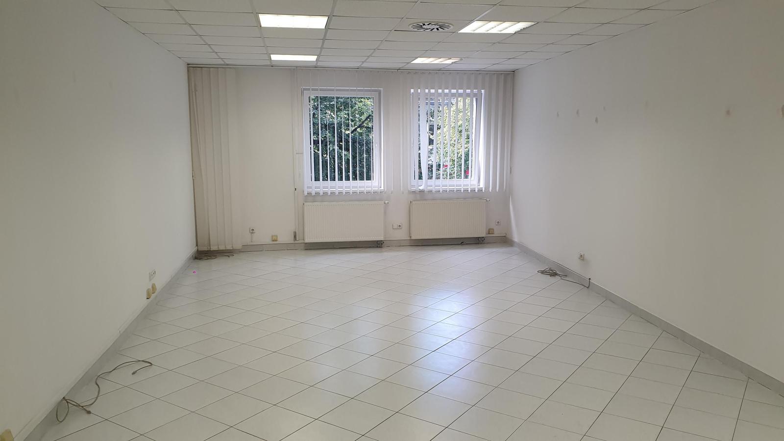Areté real- prenájom kancelárie v centre Senca – fotka 2