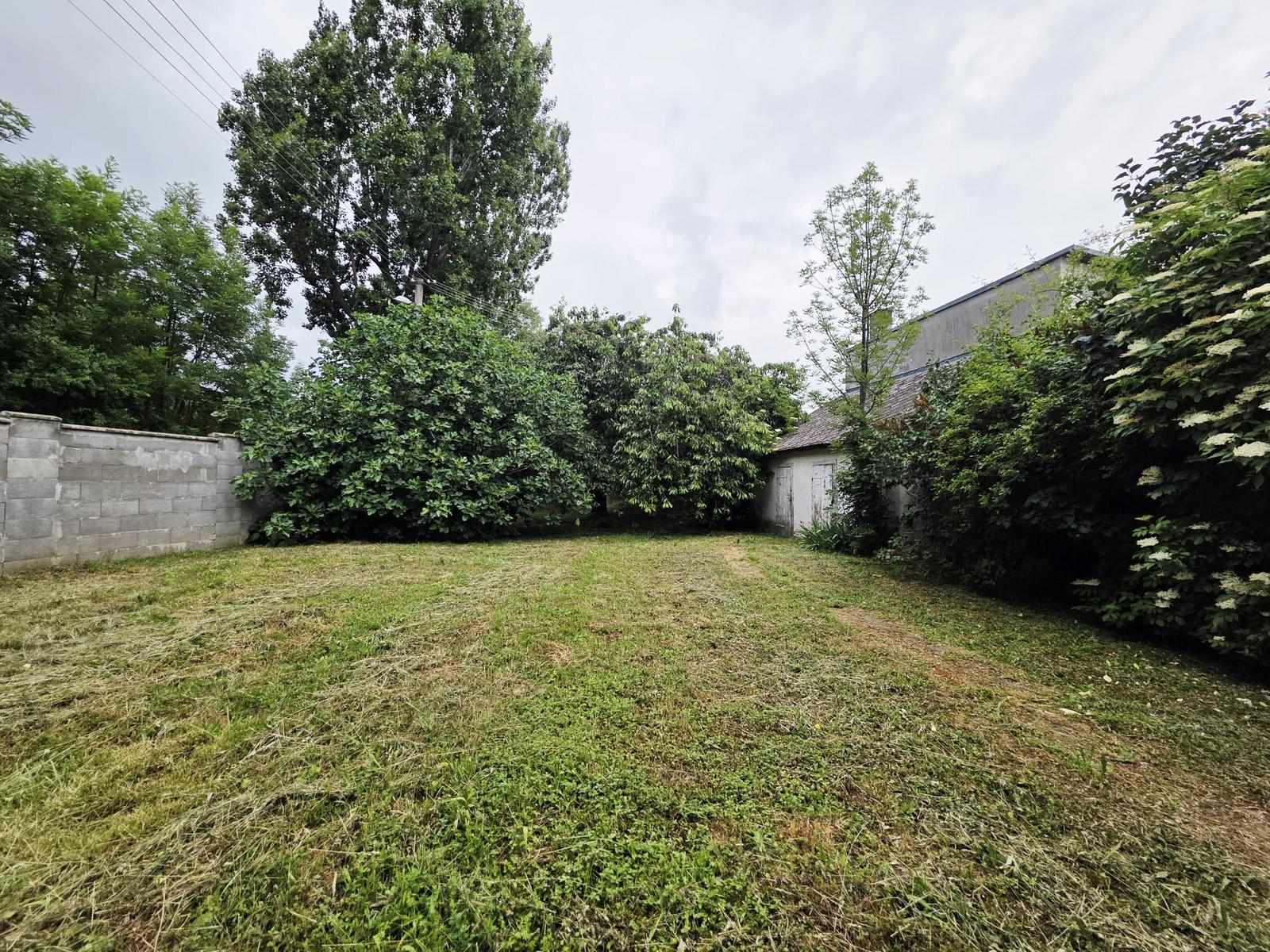 ARETÉ REAL - PREDAJ  POZEMKU  V PEZINKU S VEĽKORYSOU VÝMEROU 692 M2