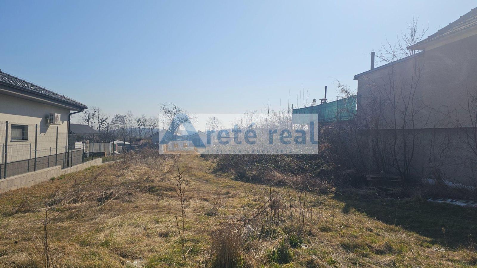 Areté real - Predaj stavebného pozemku na výstavbu rodinného domu, Smolenická Nová Ves – fotka 2