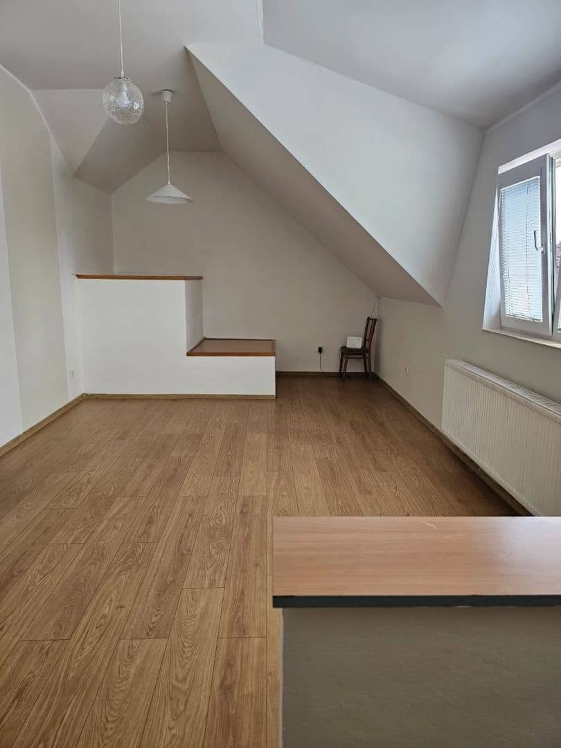 Areté real- prenájom 2-izbového bytu v blízkosti centra mesta Pezinka – fotka 2