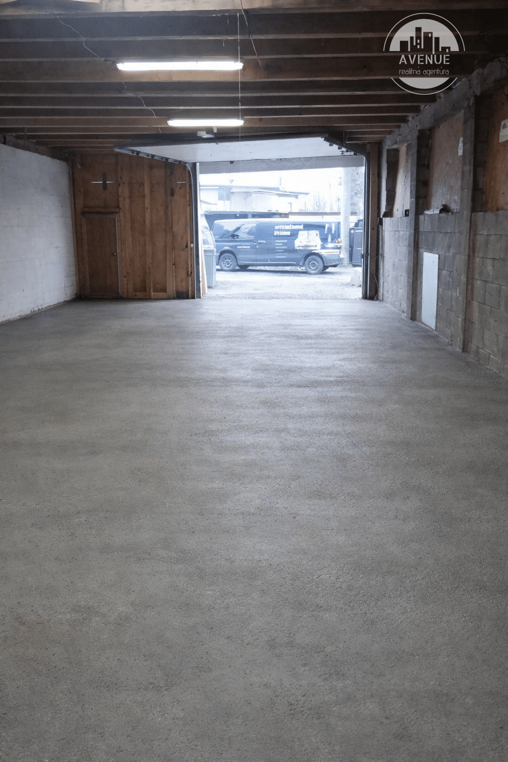 PRENAJATÉ * Sklad 100 m2 s elektrickou bránou