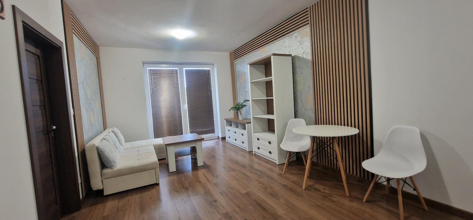 2-IZBOVÝ BYT S VEĽKÝM BALKÓNOM NA PREDAJ