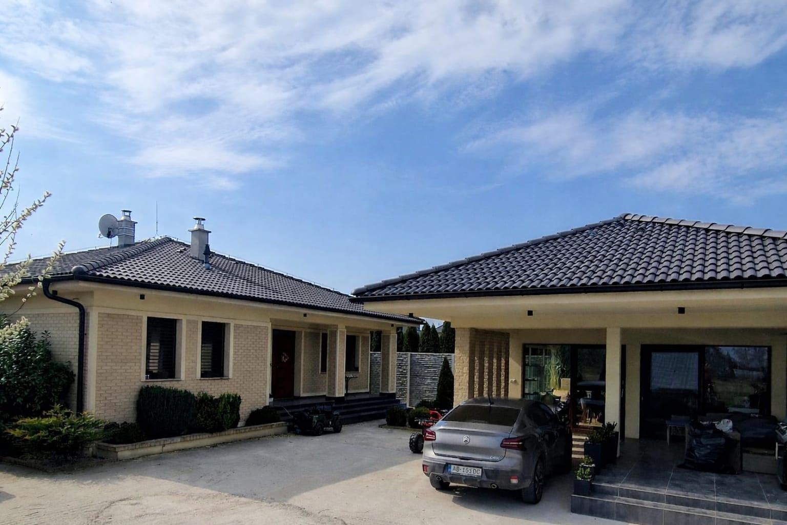 Znížená cena!!☎️0917656551📞Výnimočný, luxusný, kompletne zariadený 4-i rodinný dom, krásnym veľkorysým pozemkom + vedľajšia budova: letná kuchyňa s krytou terasou v obci Vydrany