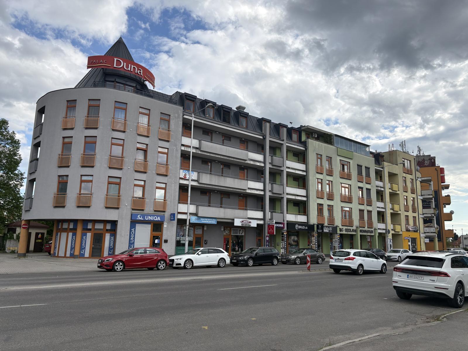Znížená cena!!☎️0917656551📞Výnimočný, veľkometrážny 3-Izbový byt na predaj v polyfunkčnom dome DUNA PALÁC v Dunajskej Strede na Galantskej ceste