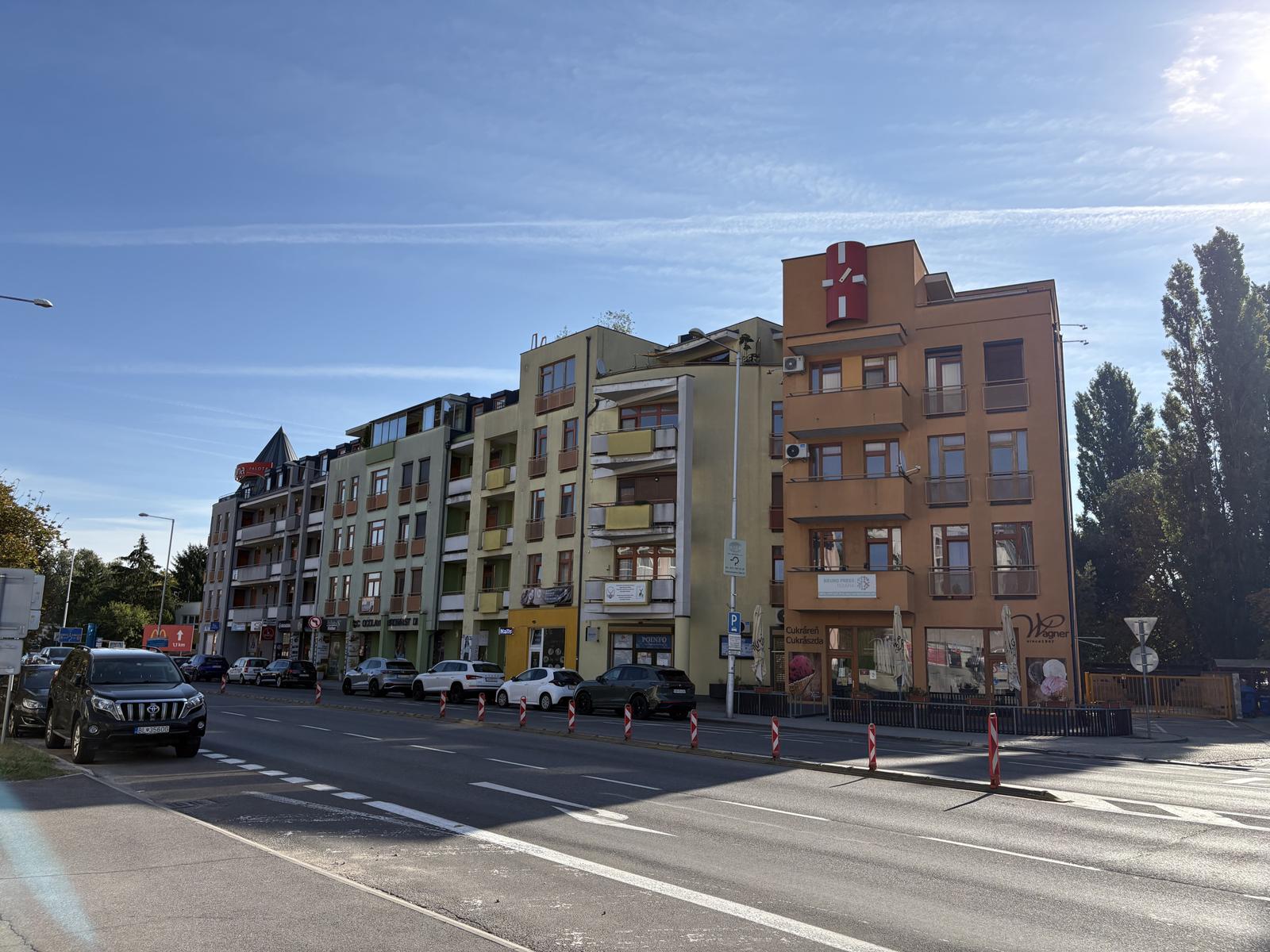 PRENÁJOM: ☎️0917656551📞Výnimočný, veľkometrážny 3-izbový byt na prenájom v polyfunkčnom dome DUNA PALÁC v Dunajskej Strede na Galantskej ceste – fotka 2