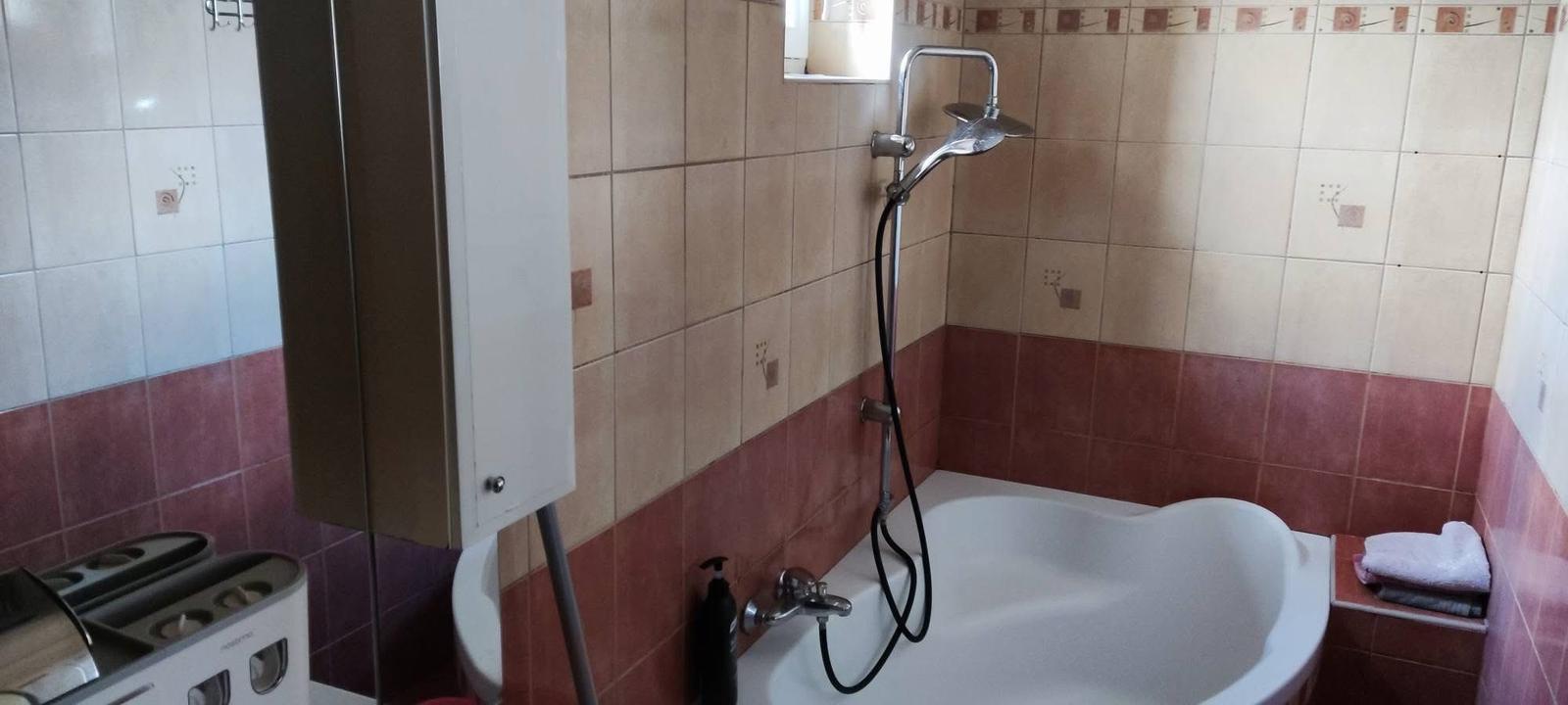 Kompletne zrekonštruovaný rodinný dom s wellness, bazénom a krásnou záhradou – Dolný Štál