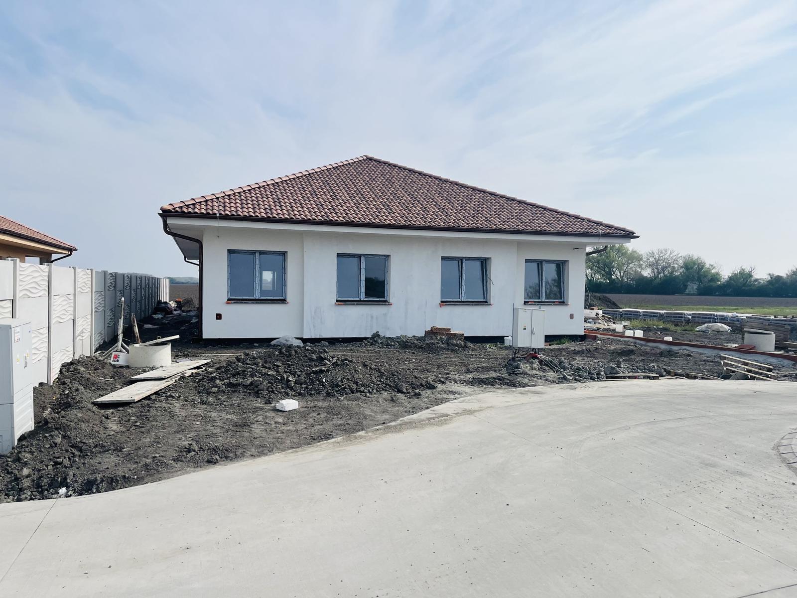 Luxusný dvojdom na predaj v obci Michal na Ostrove – fotka 2