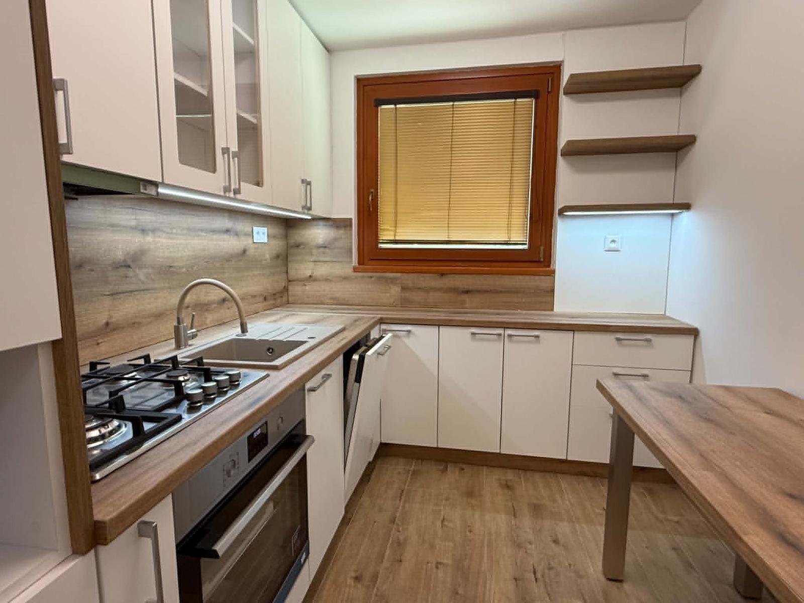 🏡3-IZBOVÝ BYT PO REKONŠTRUKCII – DUNAJSKÁ STREDA