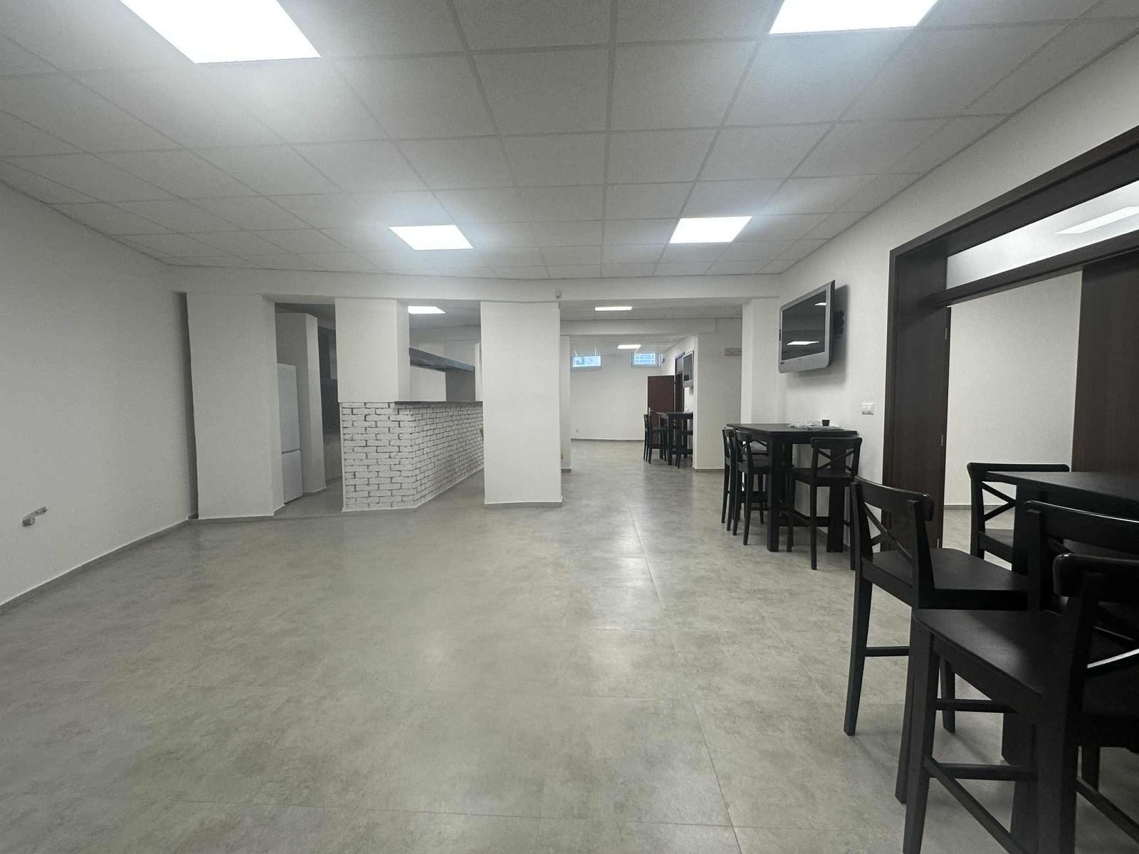 Na prenájom väčší obchodný priestor 230 m² v suteréne v širšom centre mesta Dunajskej Stredy