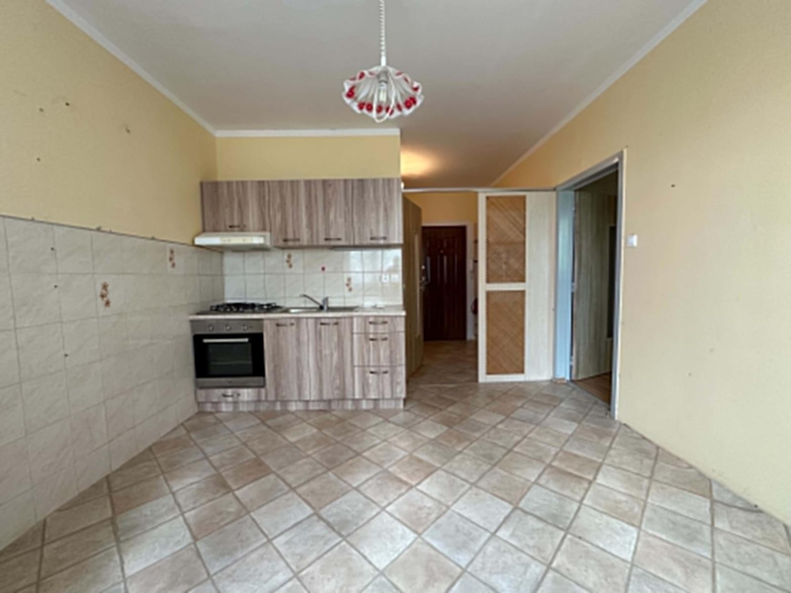 PREDANÉ    NOVÁ CENA !!!!  108000,- EUR  NA PREDAJ EXKLUZÍVNE  : 1 izbový byt s loggiou  ( 38,40 m2 ) na Neratovickom námestí  - Dunajská Streda-s novými vizualizáciami