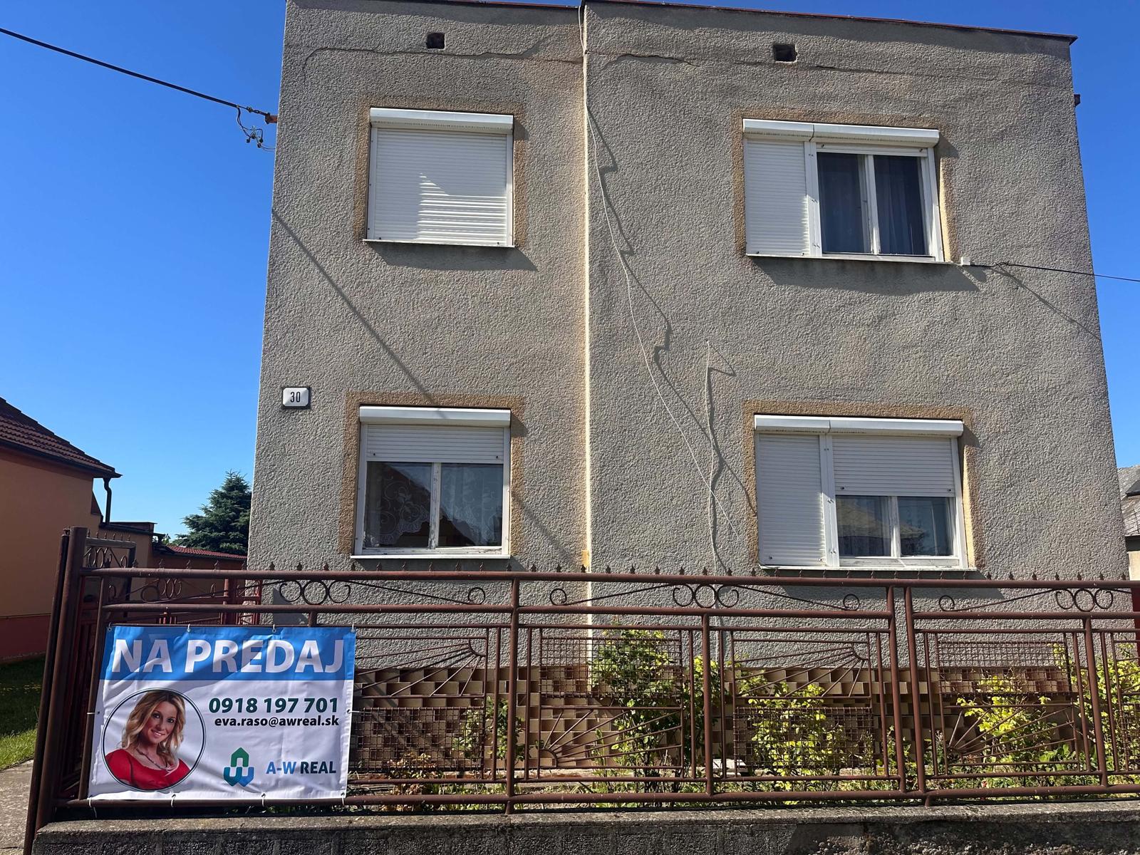 149 900,- € Na predaj poschodový rodinný dom v pôvodnom stave v obci Vydrany