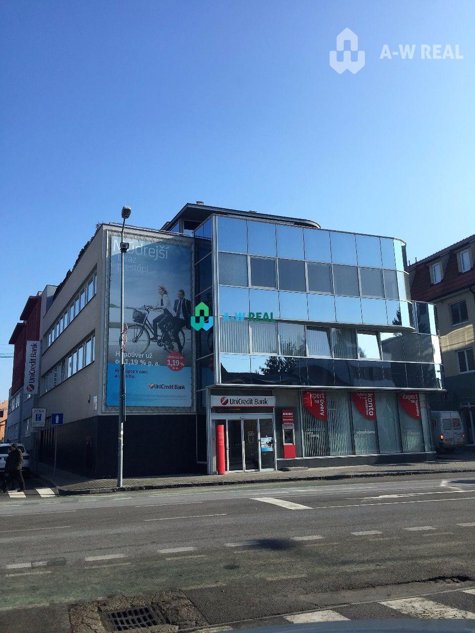 PRENAJATÉ  Na prenájom menšia  kancelária v centre mesta DS - 12,94 m2