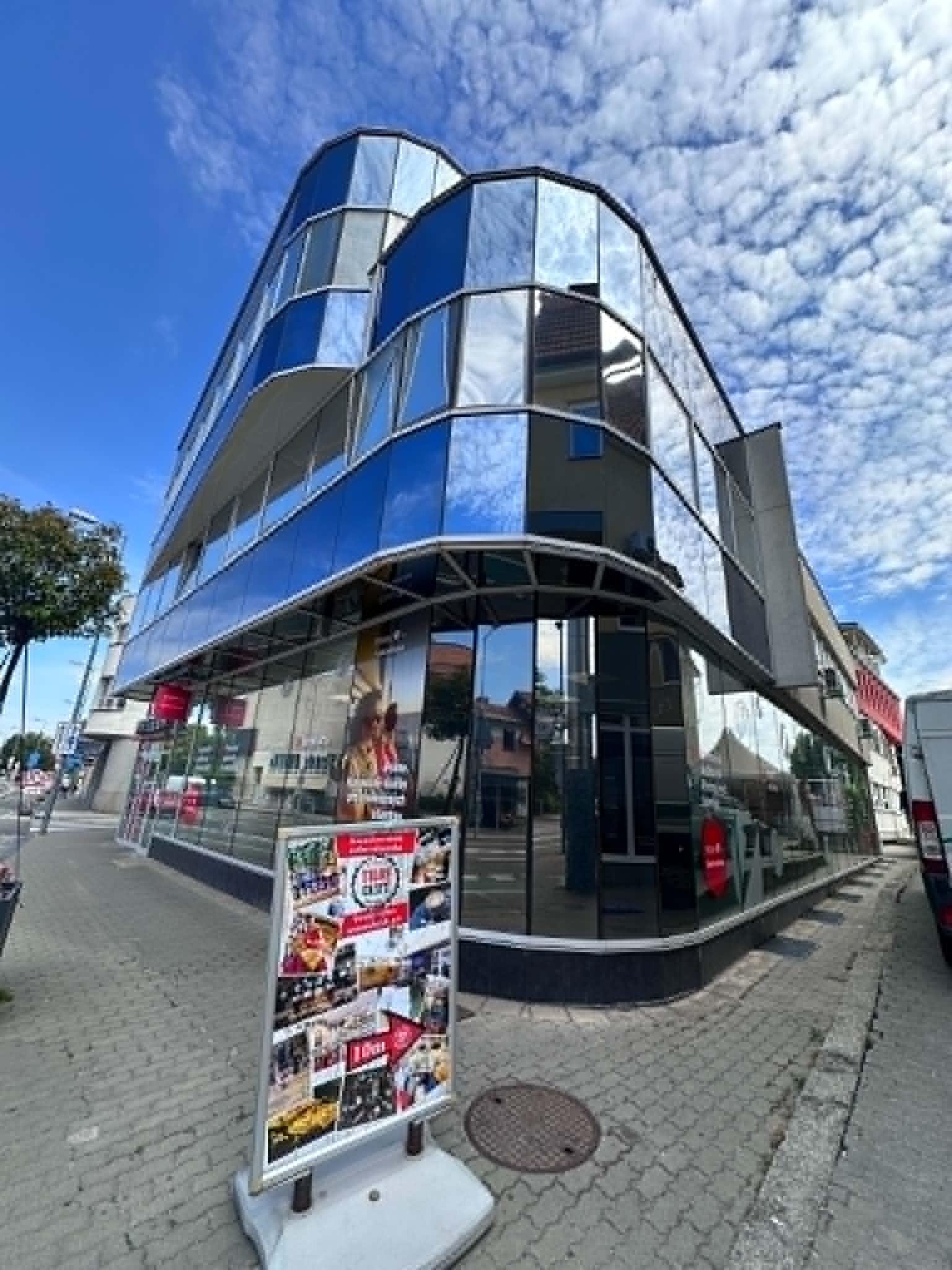 Na prenájom samostatná kancelária s terasou  v centre Dunajskej Stredy - 20,14 m2