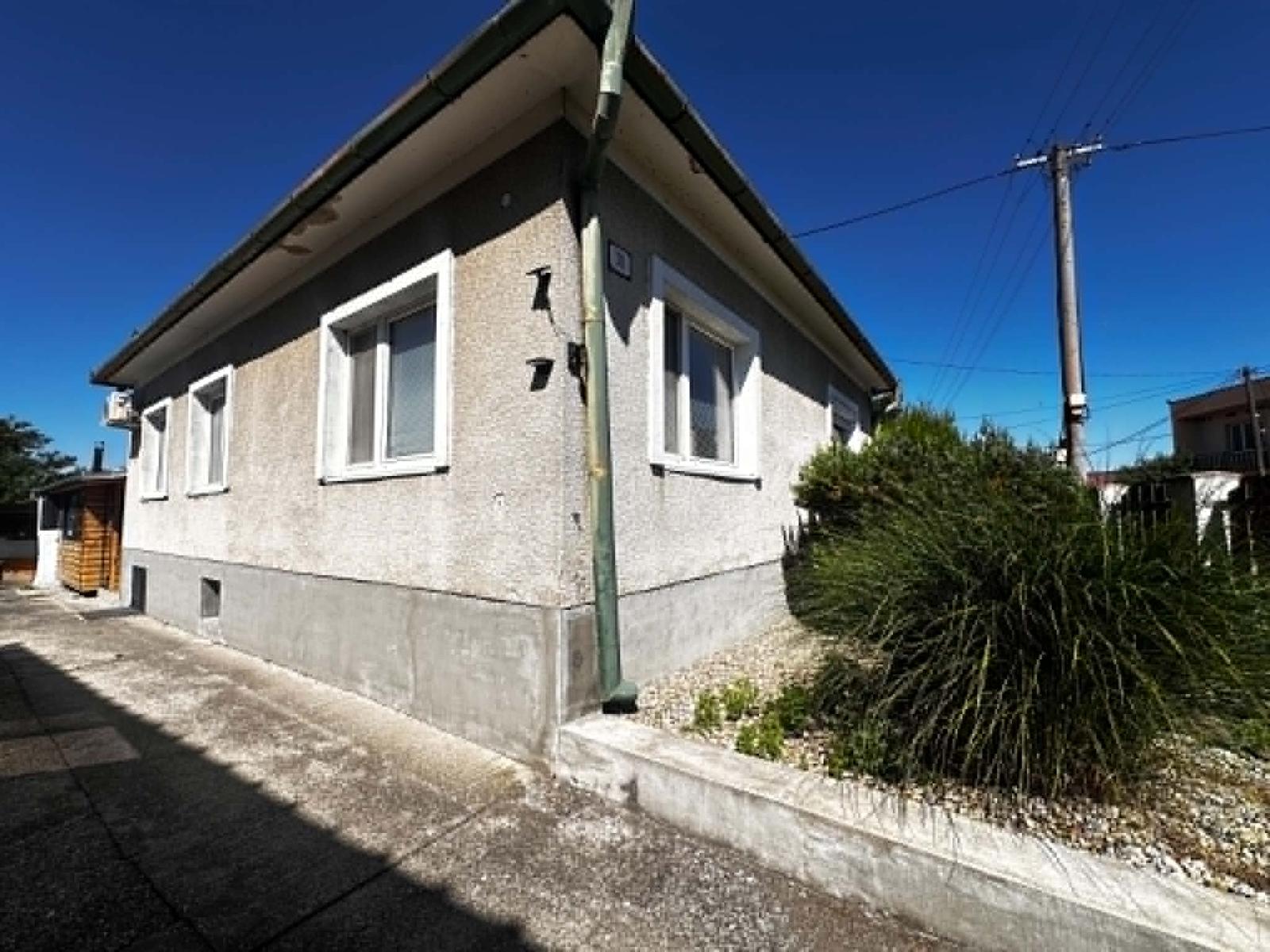 AKCIA    Útulný 4 izbový rodinný dom v Mliečanoch – bývanie v tichej uličke s bonusmi, ktoré si zamilujete! 179000 €