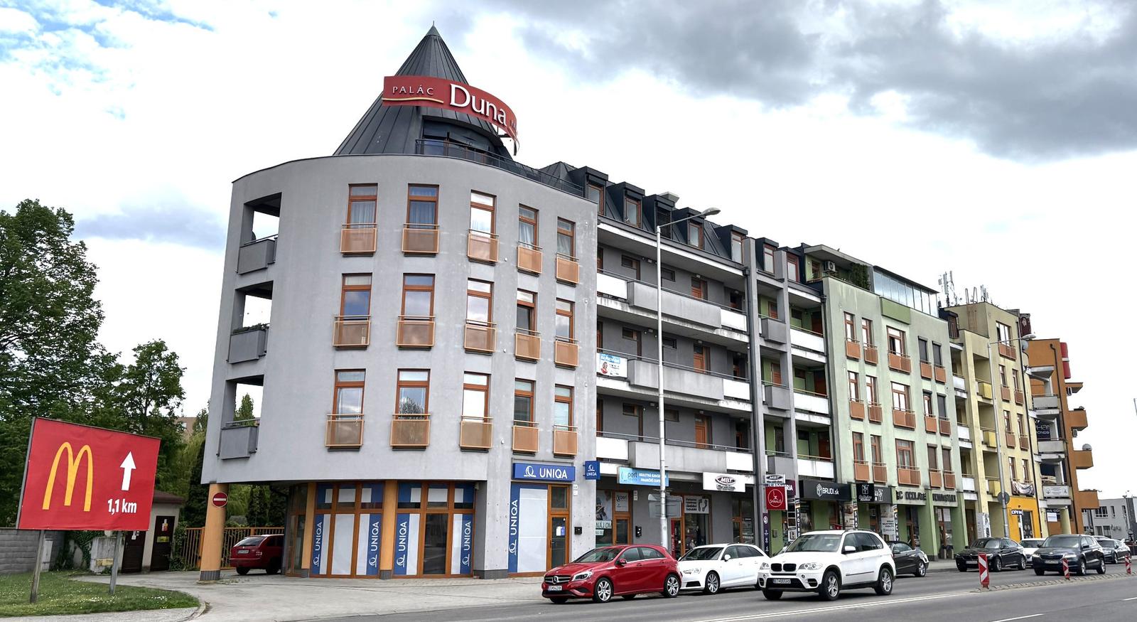 Na prenájom  elegantný 3 izbový byt priamo v centre Dunajskej Stredy v budove DUNA PALÁC/650 € / mesiac