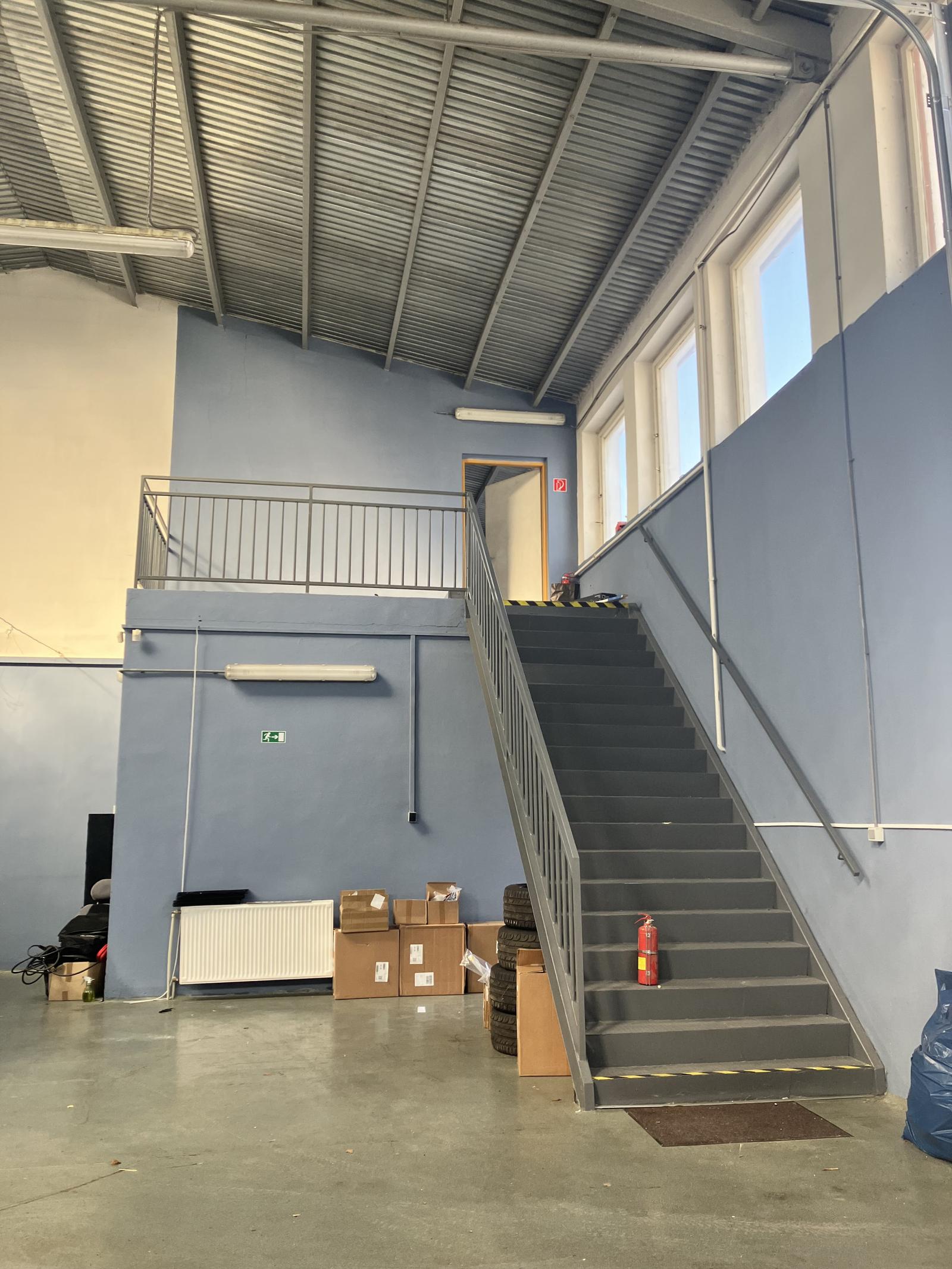Prenájom skladový priestor v centre mesta + vlastné parkovanie – fotka 2