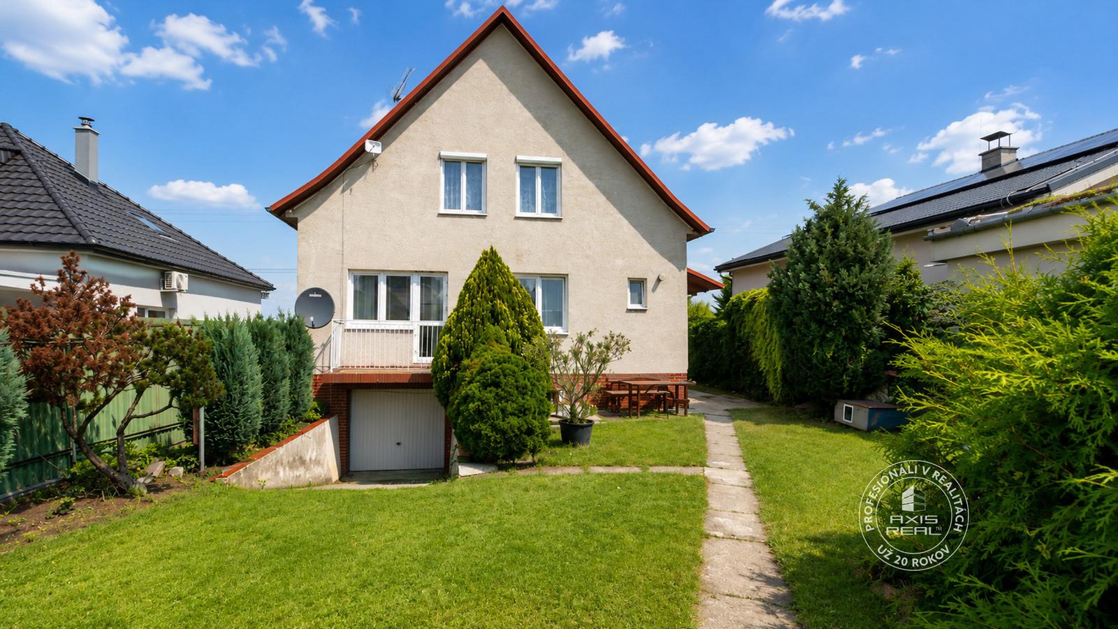 AXIS REAL | 5-izb. rodinný dom so záhradou, 605 m2, LOZORNO, Potočná – fotka 2