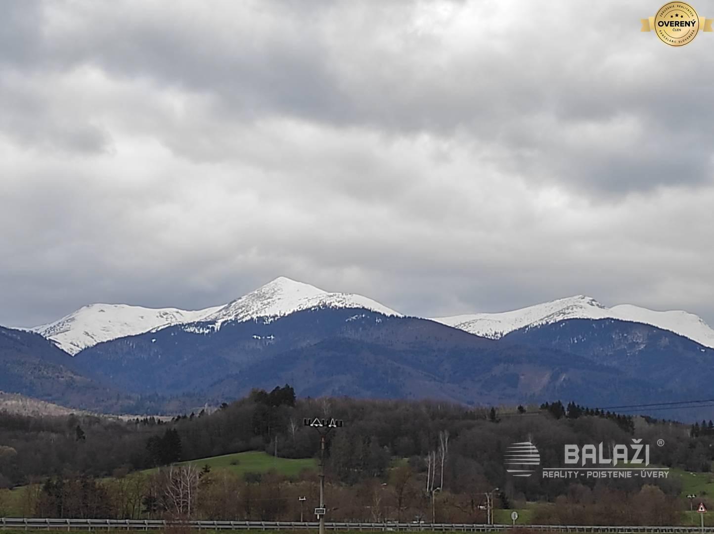 TURANY-veľký rekreačný pozemok v blízkosti časti TRUSALOVÁ 7667 m2