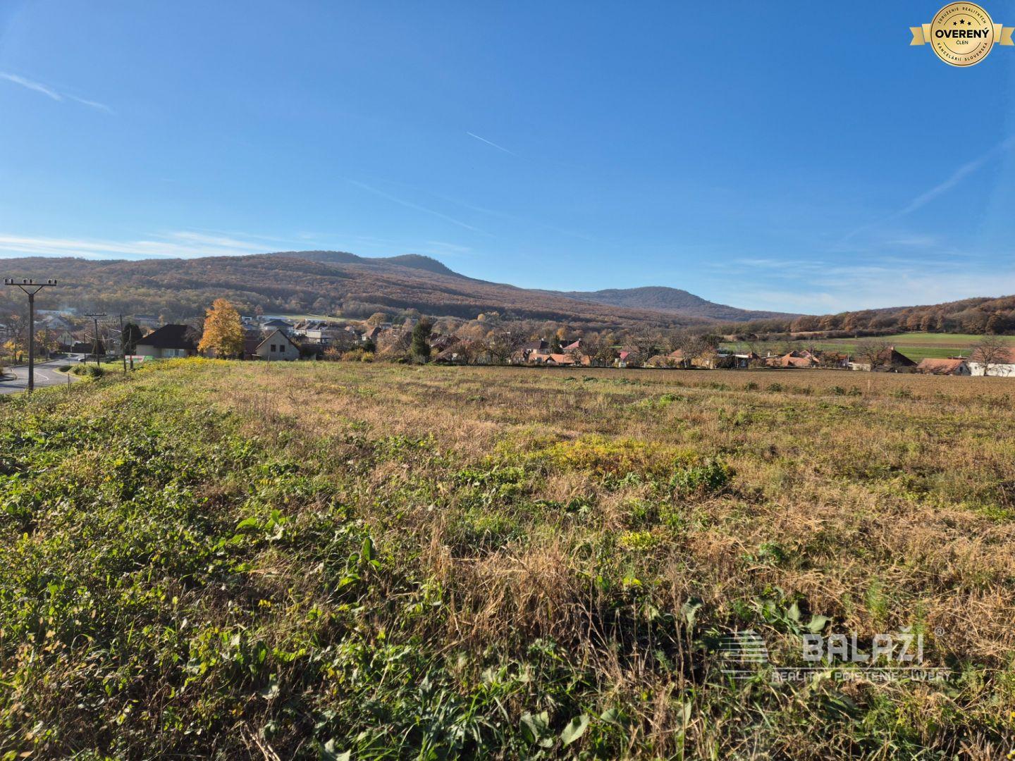 Stavebný pozemok, Velčice, 981 m2, okr. Zlaté Moravce