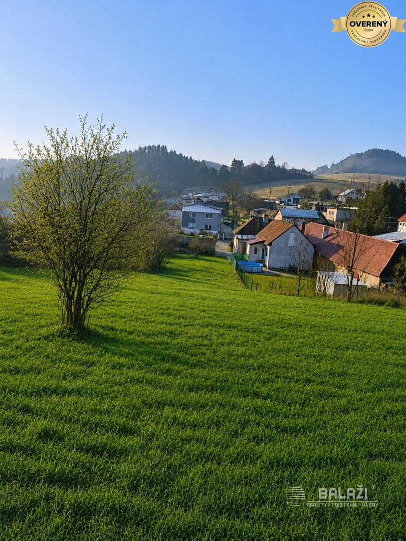 SKLABIŇA -7 km od mesta Martin -stavebný pozemok 1403m2