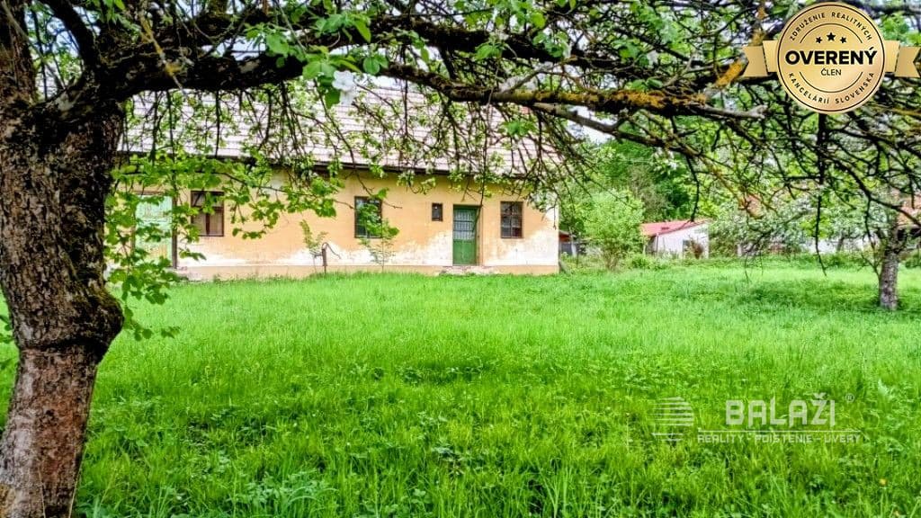 Vidiecky rodinný dom-chalupa s pozemkom 1050m2