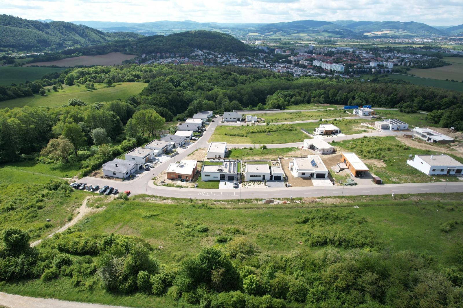 BartanusReality - Na predaj dve lukratívne stavebné parcely v Novej Dubnici, časť Medové lúky. – fotka 2