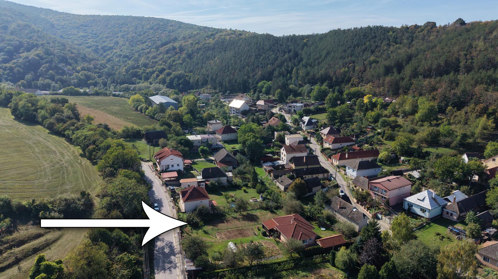 BartanusReality  - Na predaj slnečný pozemok pre rodinný dom v obci Modrová pri Piešťanoch. – fotka 2
