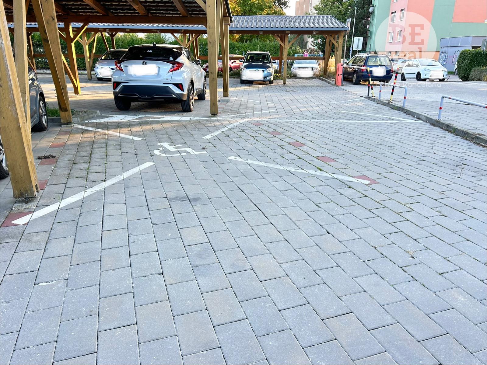 Prenájom parkovacieho miesta - Sever Pezinok – fotka 2