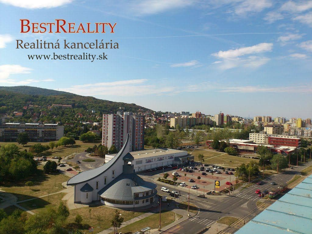Hľadáme na kúpu pre konkrétneho klienta 3,4 izbový byt v Dúbravke www.bestreality.sk