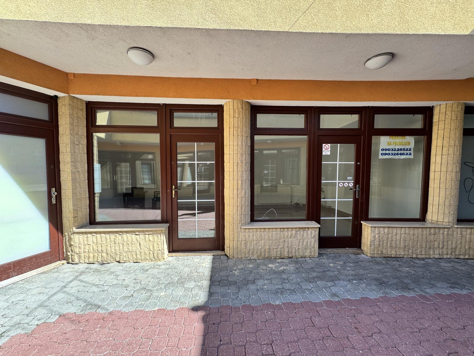 PRENÁJOM Kancelárske priestory, Piešťany - centrum