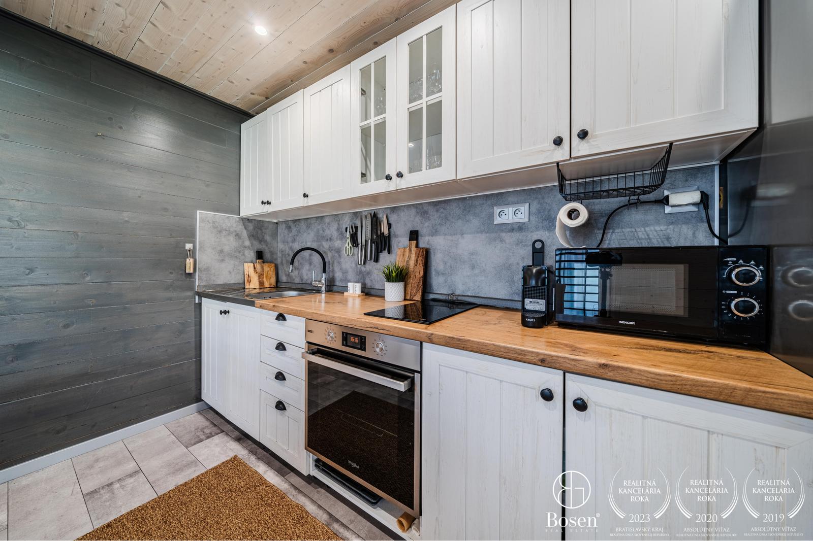 BOSEN | NOVÁ CENA | Pozemok s 2-izbovou chatou, Agátova, Šenkvice, 952 m2 – fotka 2