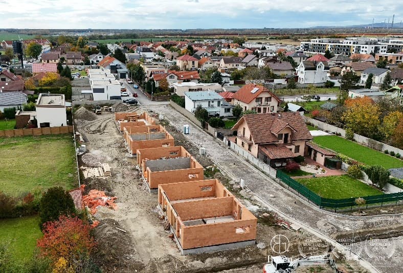BOSEN | Posledný voľný 4 izbový dom v Rovinke, ul. Zelená – fotka 2