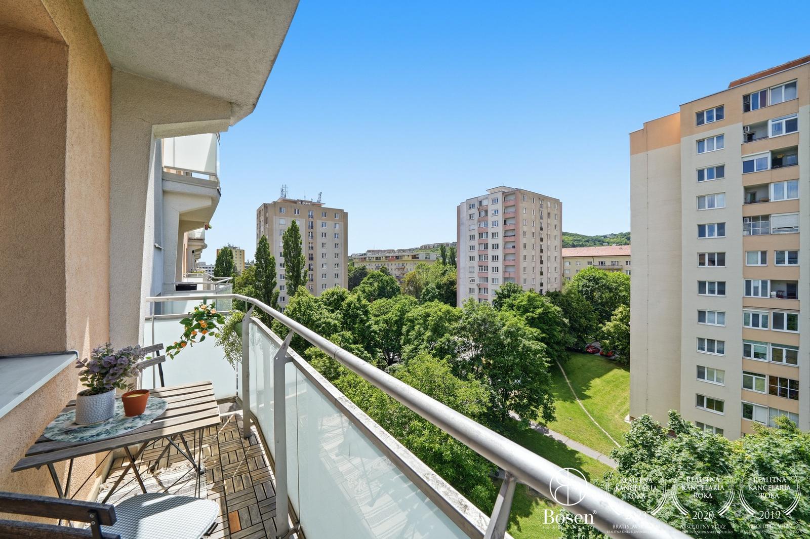 Rezervovaný Nová cena BOSEN | 3 izbový byt s loggiou a francúzskym balkónom , 66,77m2, Račianska ulica, Nové Mesto