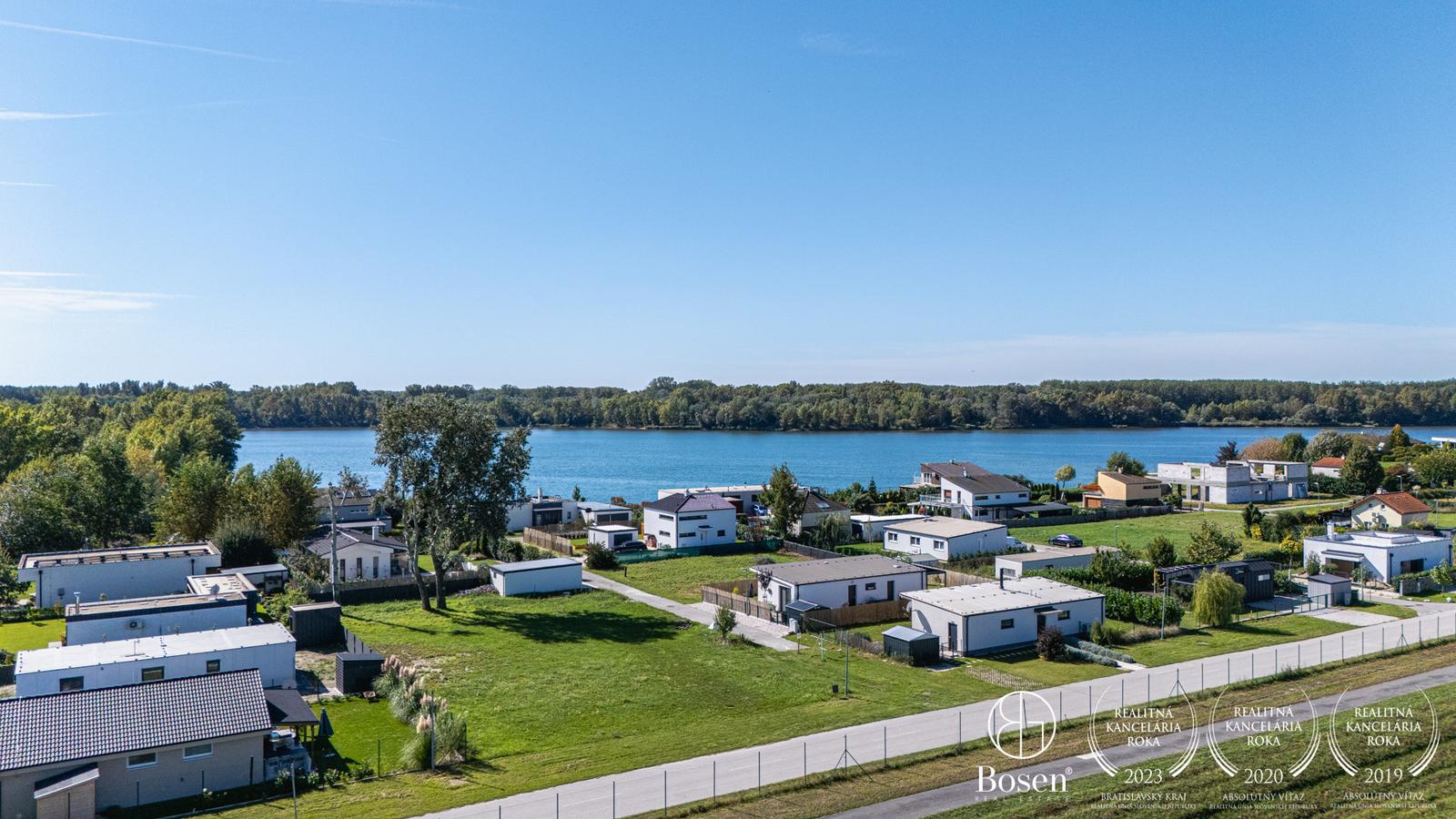 BOSEN | Stavebný pozemok v nádhernom prostredí, Vojka nad Dunajom, 550m2