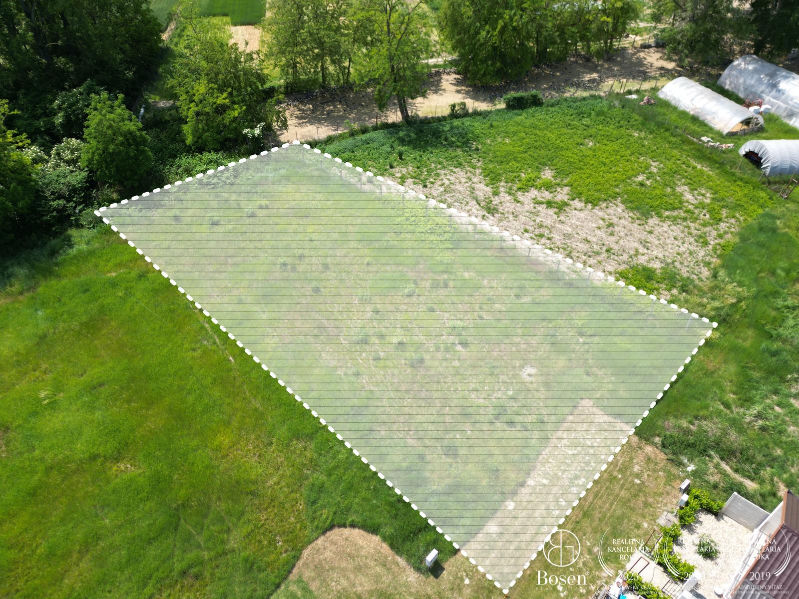 BOSEN| stavebný pozemok v obci Ňárad neďaleko Gabčíkova,  1173 m2