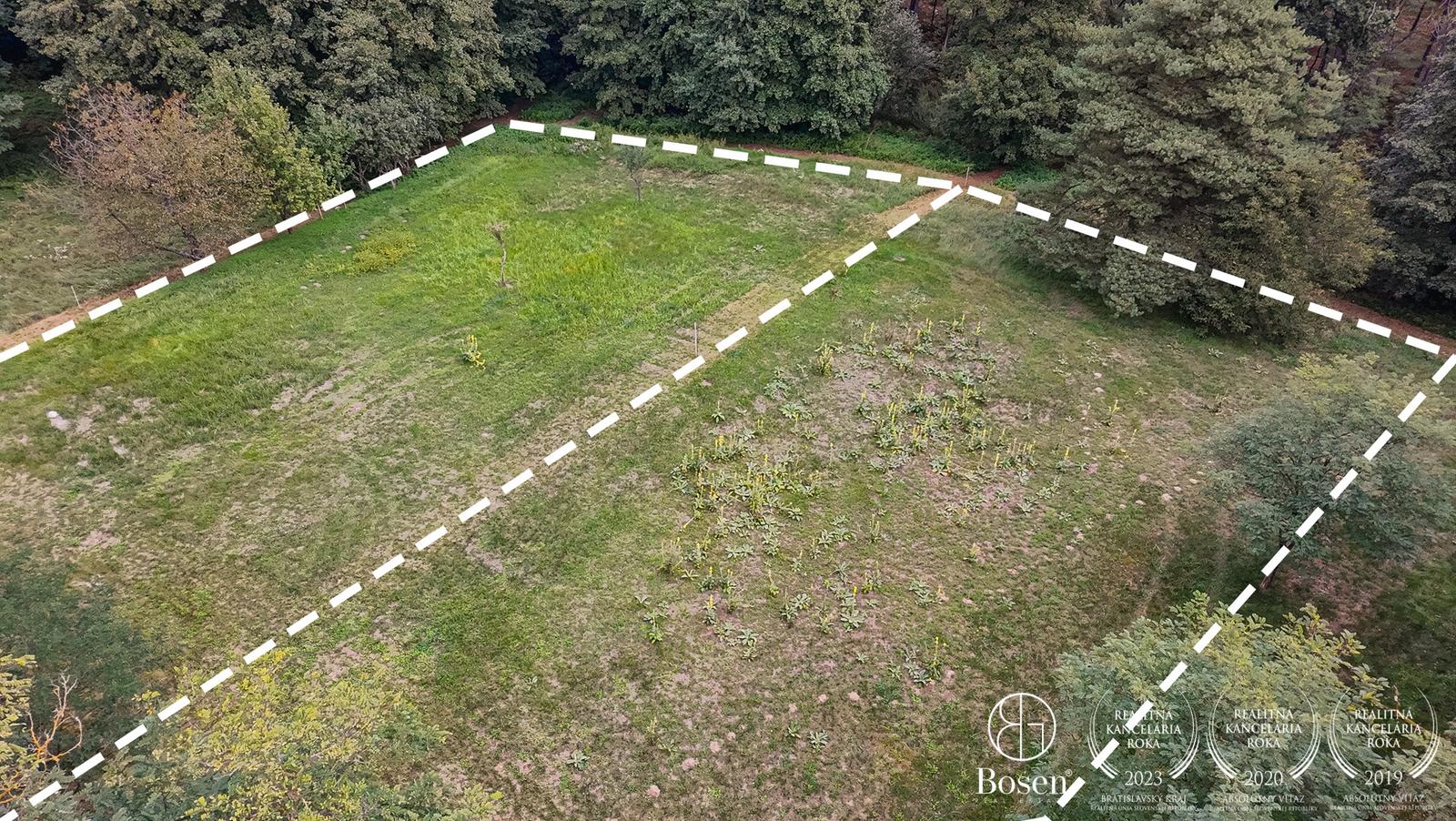 BOSEN| Pozemok 4003m2 v lese, pri potoku, Šajdíkove Humence