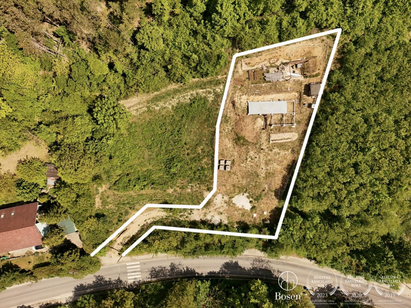 BOSEN | Na predaj stavebný pozemok - investičná príležitosť na výstavbu chaty/domu – fotka 2