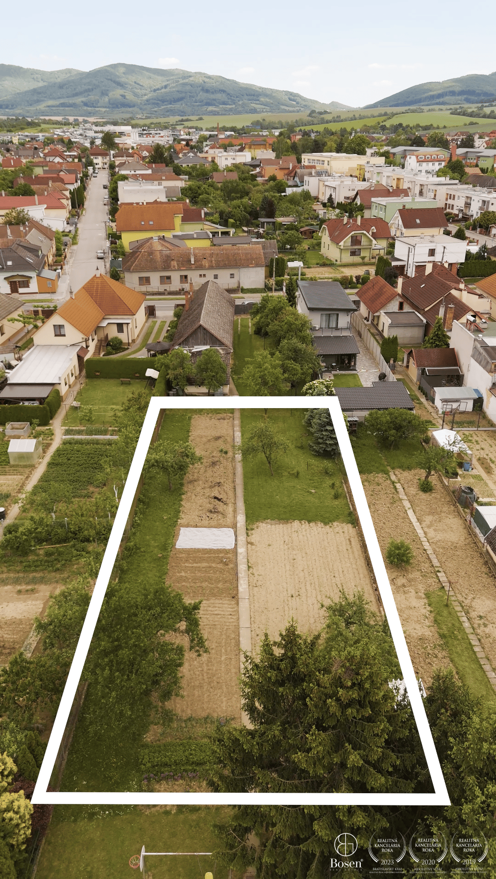 BOSEN | Stavebný pozemok 825m2 v obci Trenčianska Turná