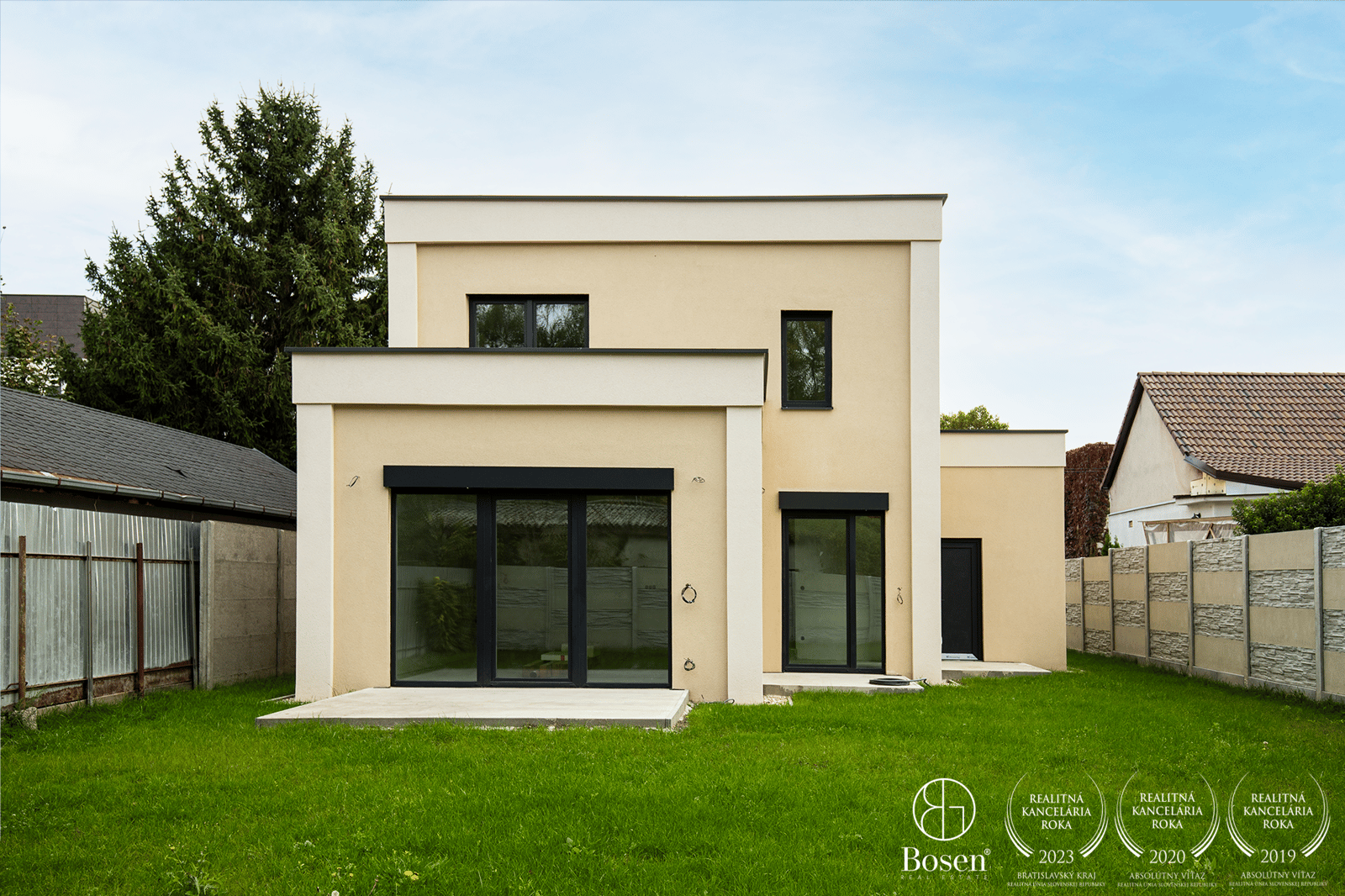 BOSEN | Poschodový 5i RD s garážou v centre mesta