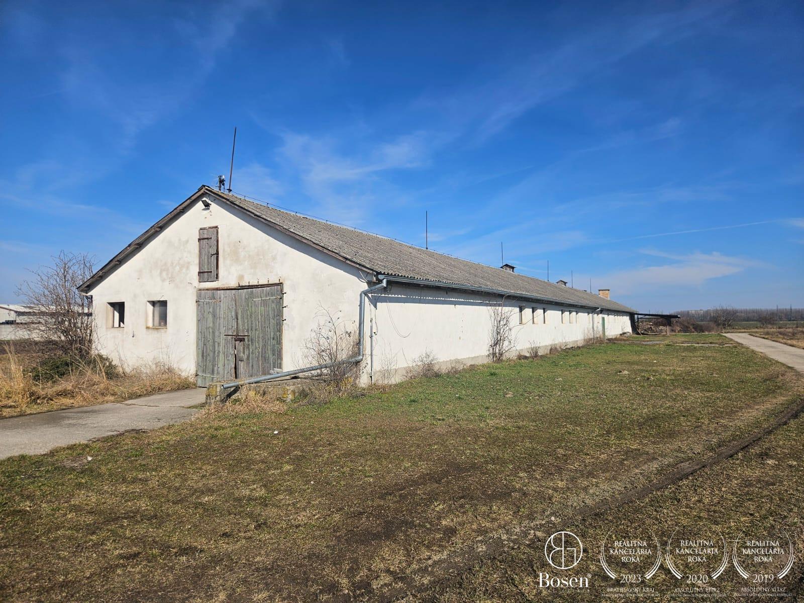 BOSEN | Priemyselný areál s 3 budovami, Kostolné Kračany – 18069 m²